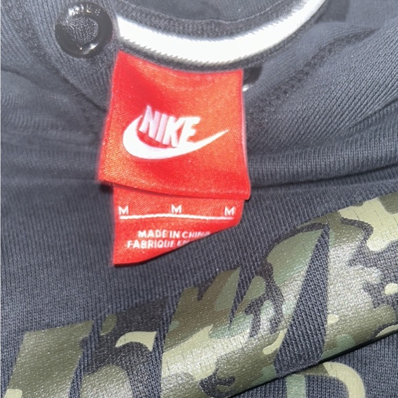 Nike air men’s hoodie - Picture 3 of 3